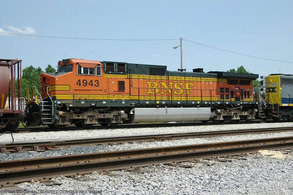 BNSF C44-9W 4943